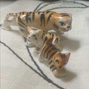 Ceramic Tiger Figurine Set